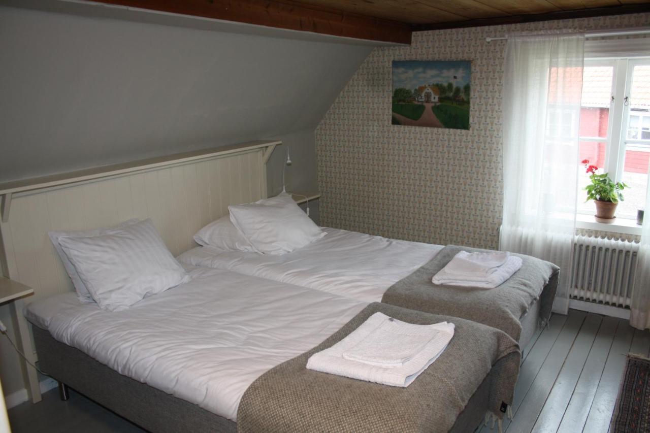 Ladugardens Pub & Sal Appartement Enhorna Buitenkant foto